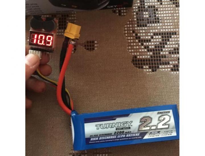 Аккумулятор Turnigy 3S 2200mah 35C max + тестер